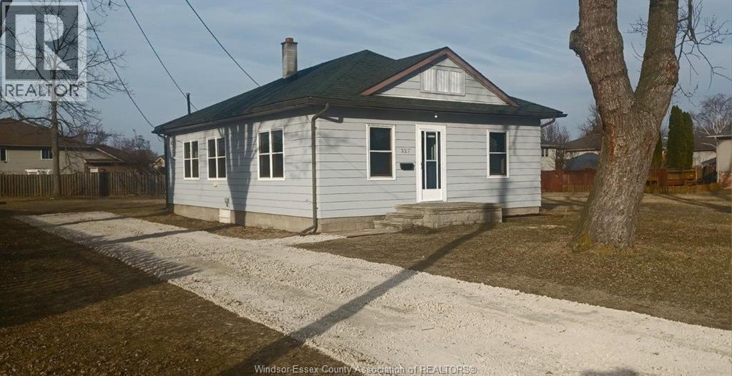 327 Bouffard, LaSalle — photograph 3