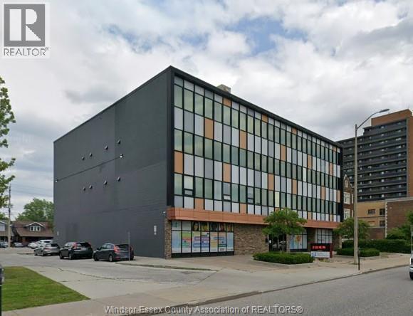 1368 Ouellette Avenue, Windsor — photograph 2