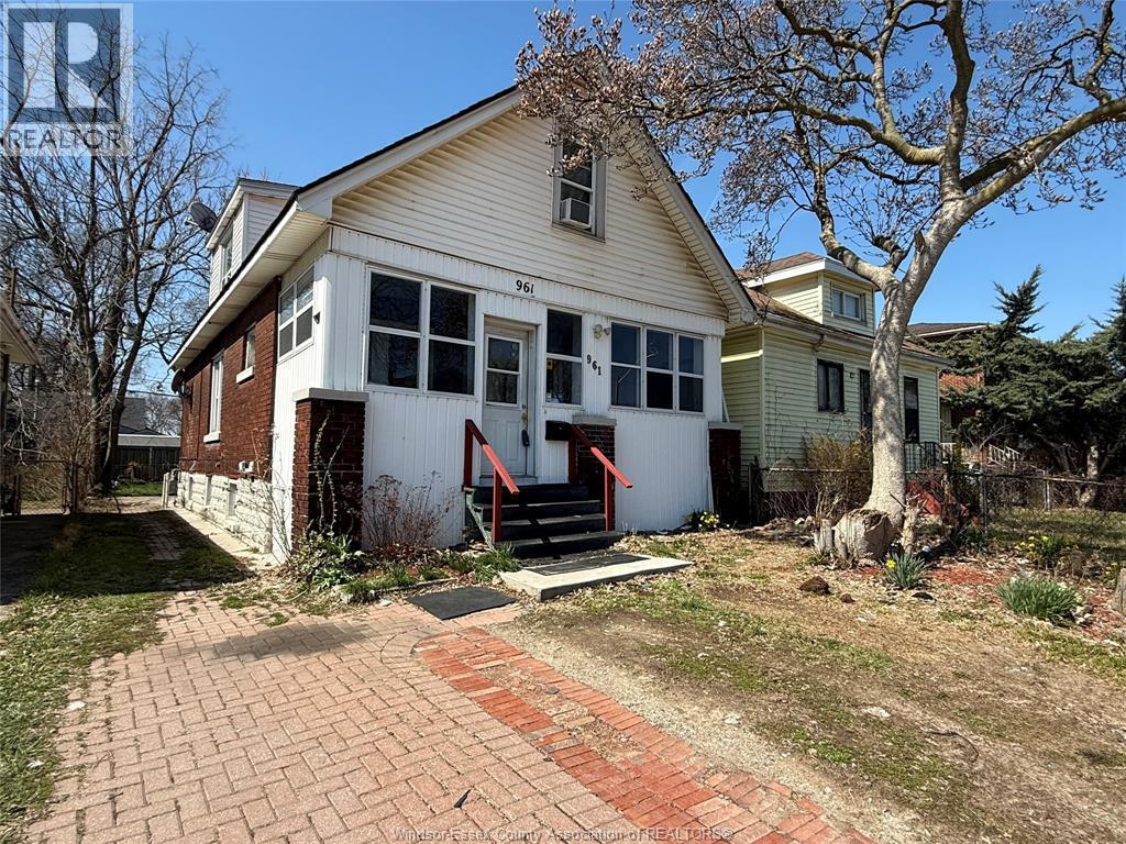 961 Campbell, Windsor — primary photograph
