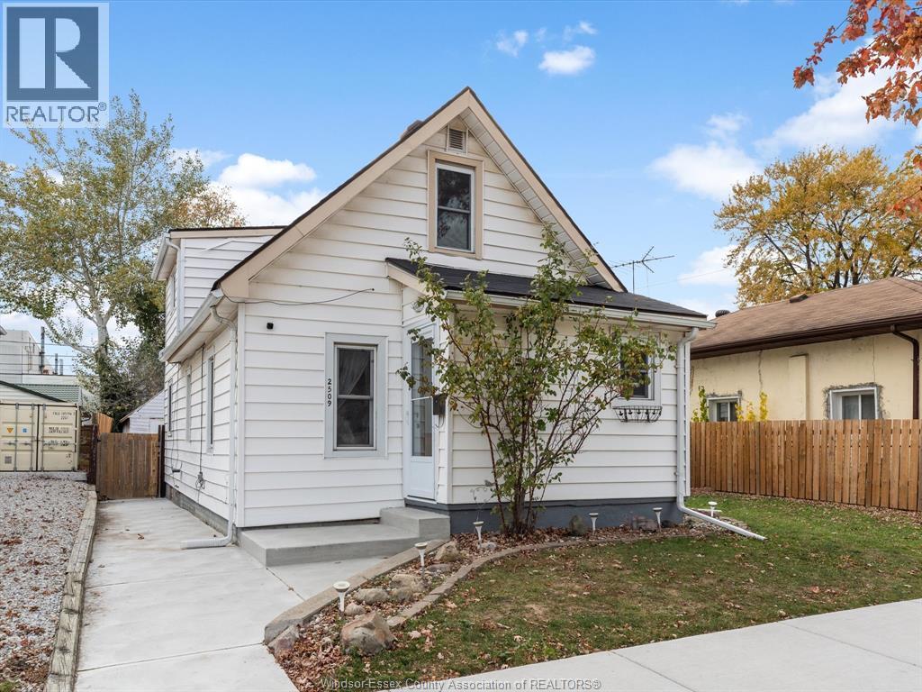 2509 Alexis Road, Windsor — primary photograph