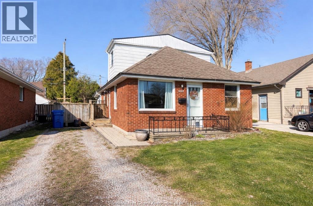 1067 St. Louis, Windsor — photograph 2
