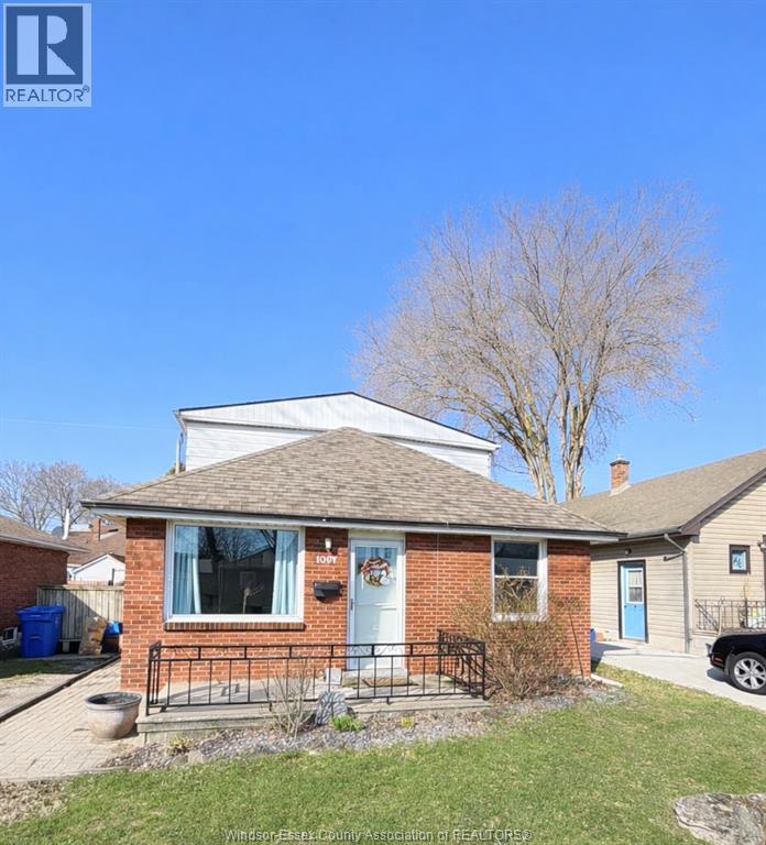 1067 St. Louis, Windsor — primary photograph