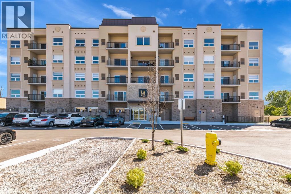 1740 Sprucewood #201, LaSalle — photograph 2