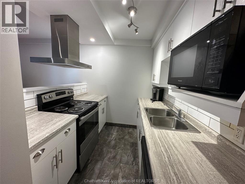 Single Family — 200 Emma Street, Chatham, Ontario
