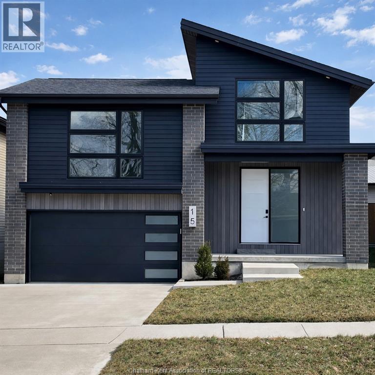 Single Family — 15 Churchill Park Road, Chatham, Ontario