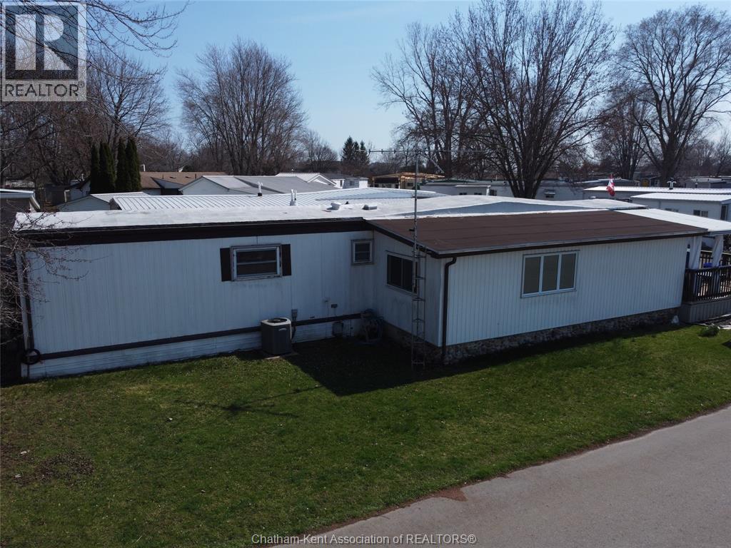 Single Family — 30 Regency Drive, Chatham, Ontario