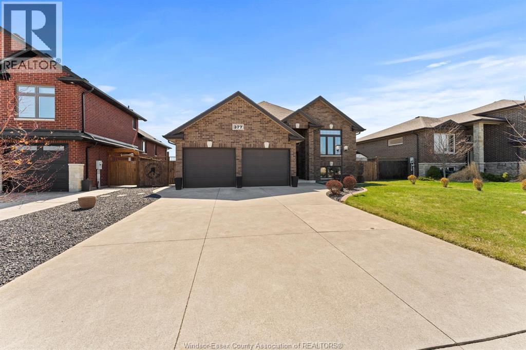 377 Piroli Crescent, Lakeshore — photograph 3