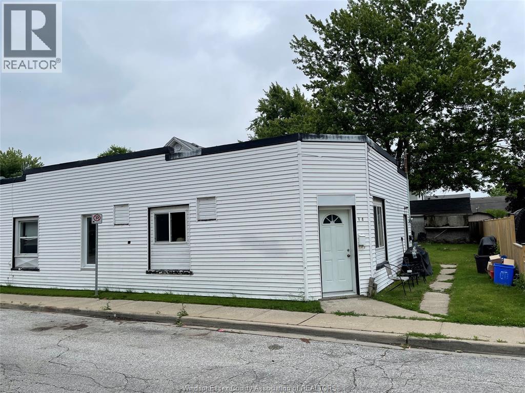 167 Murray, Amherstburg — photograph 2