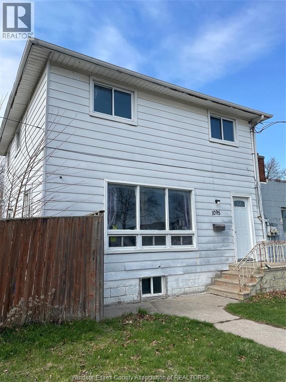 1095 Partington, Windsor — primary photograph