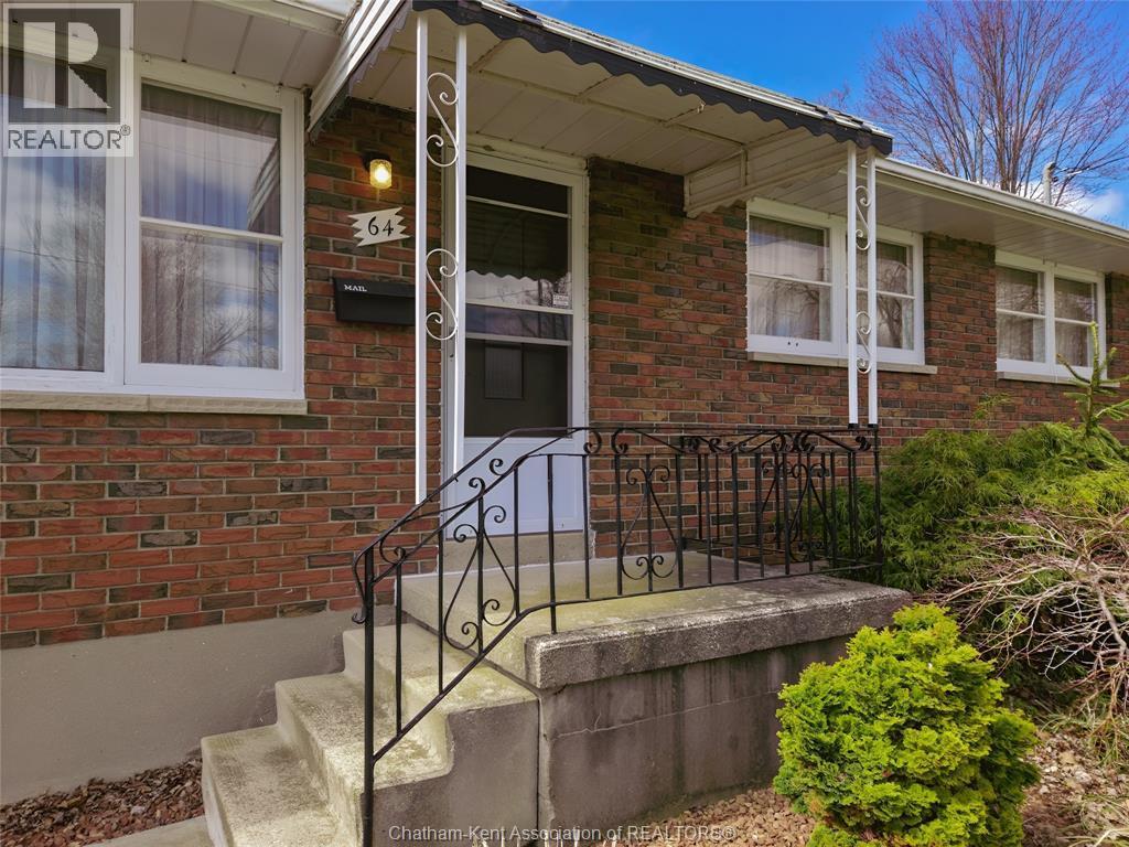 64 Coverdale Street, Chatham — photograph 2