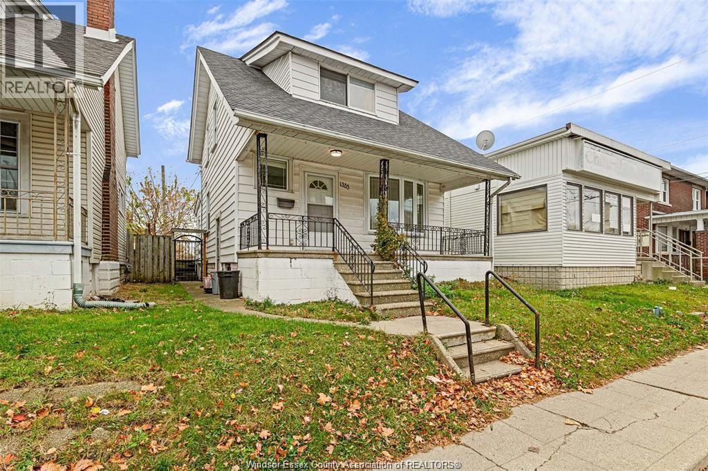 1333 Wyandotte Street, Windsor — photograph 2