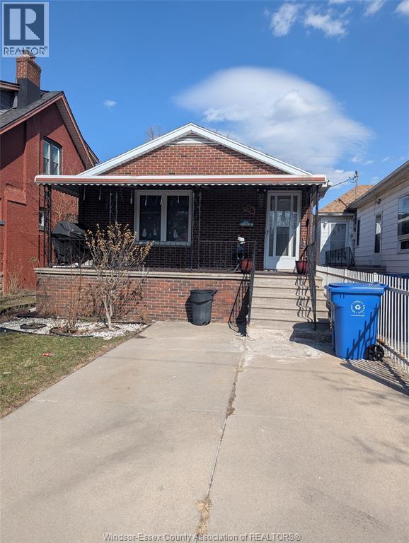 856 Pillette Road, Windsor — primary photograph