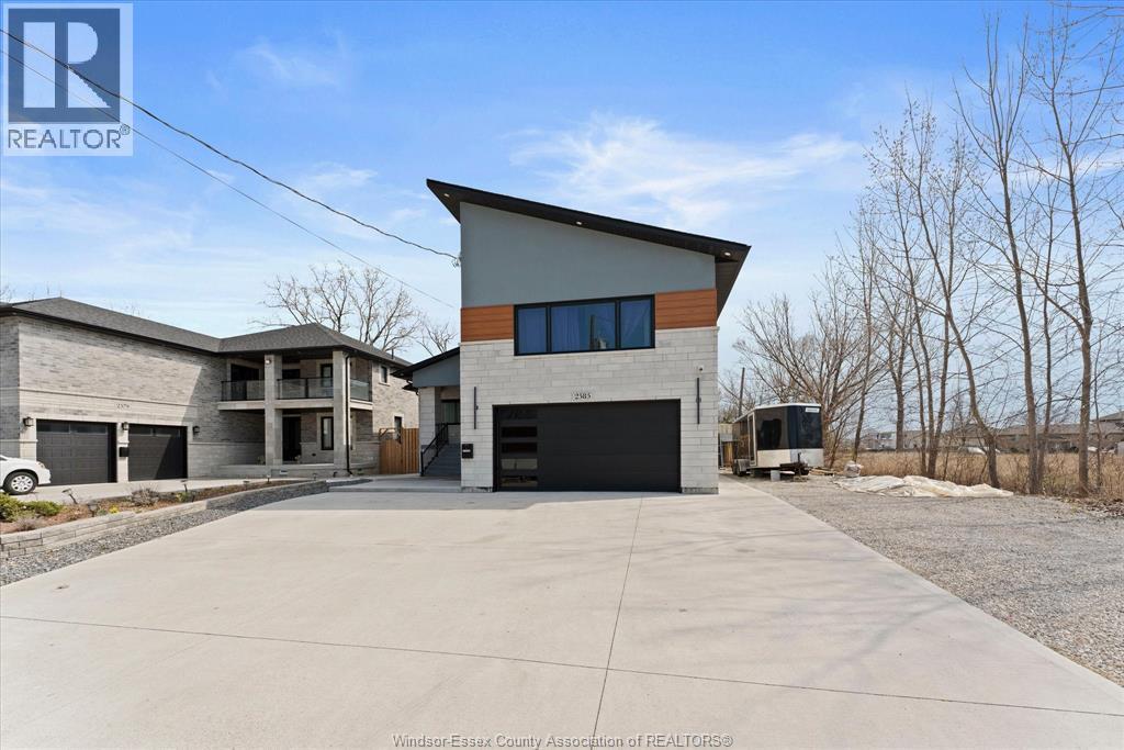 2585 Kenora Street, Windsor — photograph 3