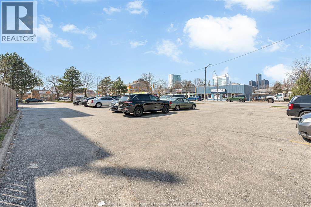 671 Wyandotte Street #4, Windsor — photograph 3