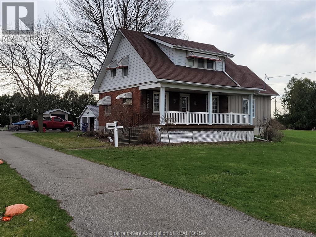 670 Park Avenue, Chatham — photograph 2