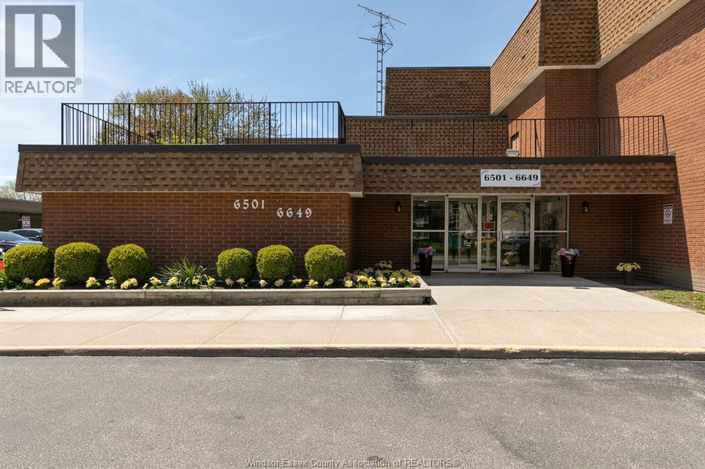 6523 Thornberry #331, Windsor — photograph 2