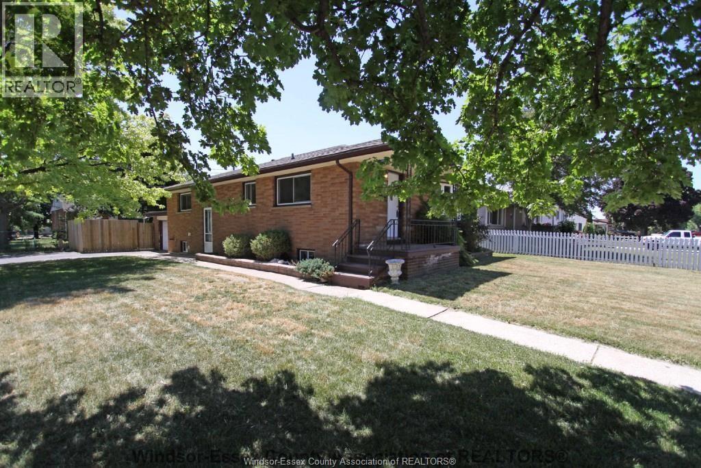 198 Superior #MAIN, LaSalle — photograph 2
