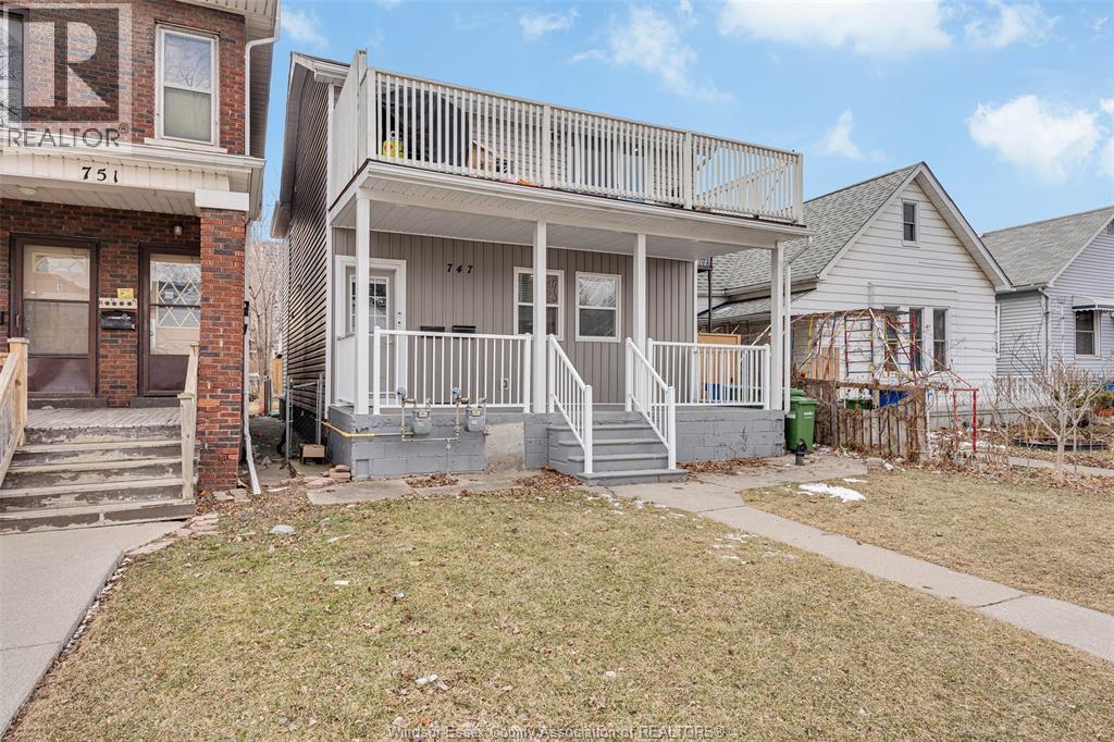 747 Windsor, Windsor — photograph 3