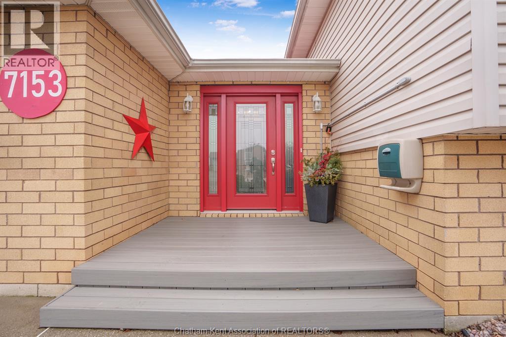 7153 William Street, Comber — photograph 2