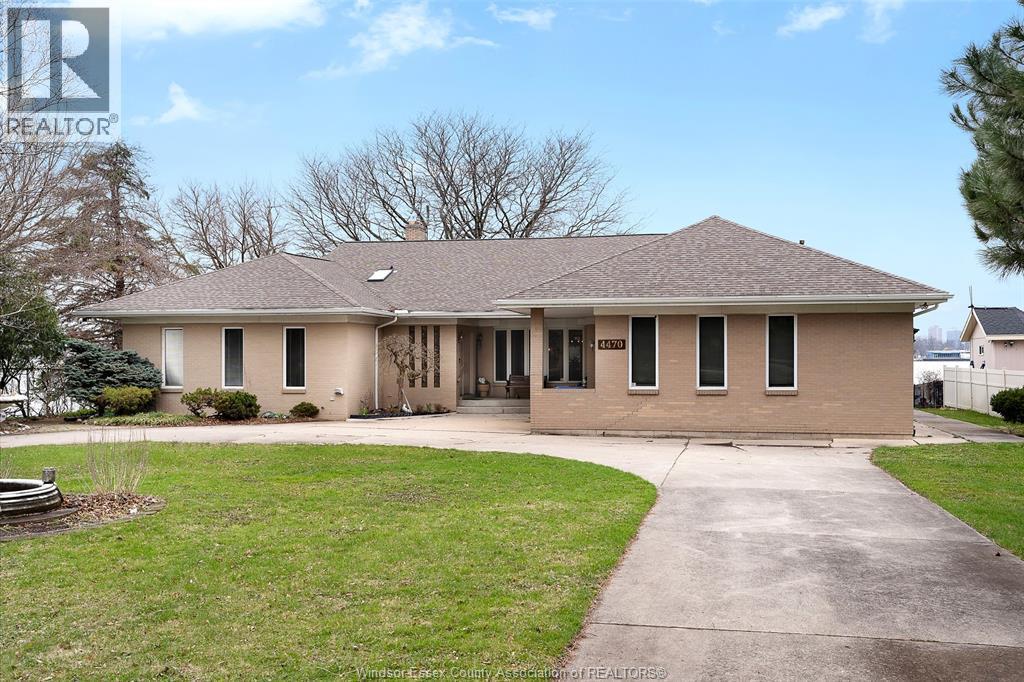 Single Family — 4470 Riverside Drive, Windsor, Ontario