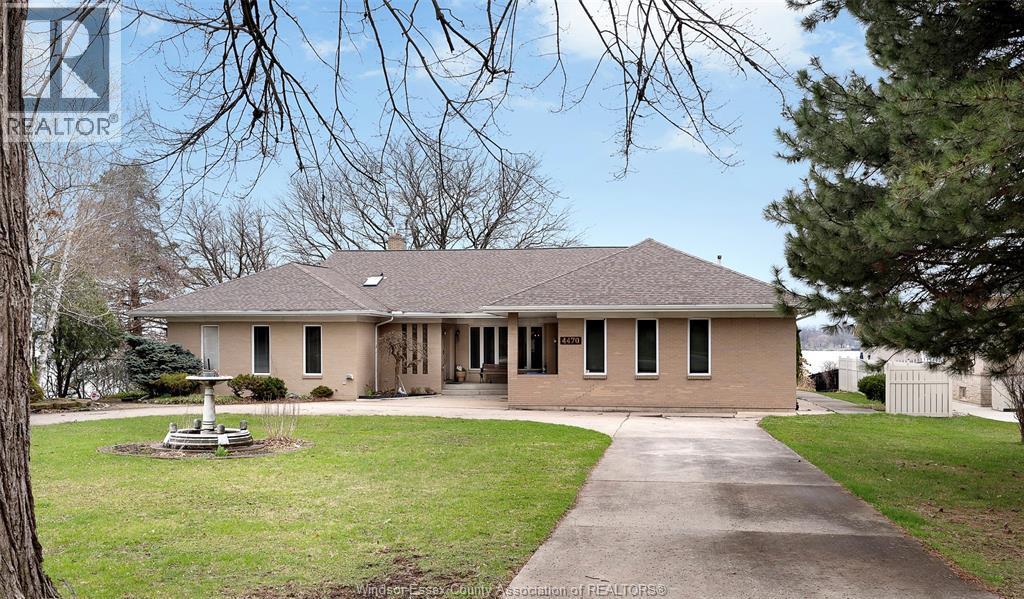 4470 Riverside Drive, Windsor — photograph 2