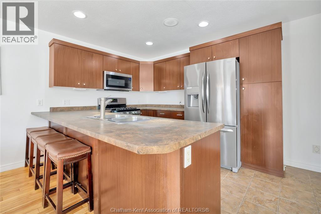 208 Hudson Drive, Chatham — photograph 3