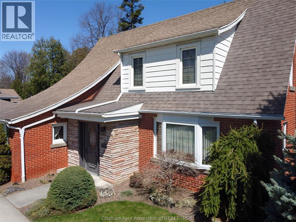 Single Family — 465 Victoria Avenue, Chatham, Ontario