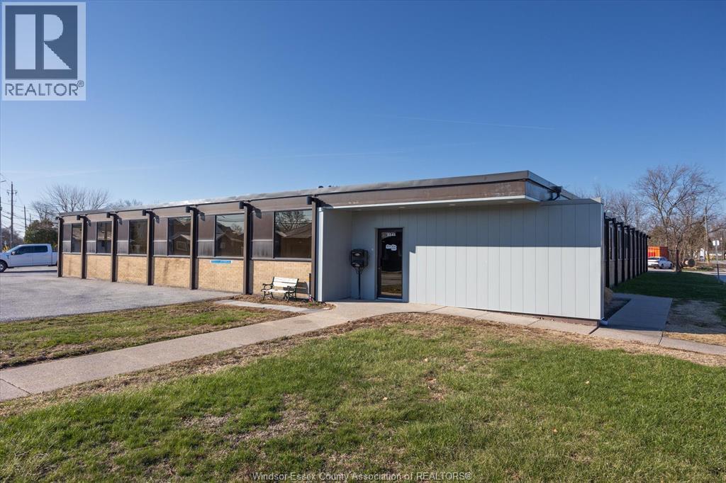 2545 Pillette Road, Windsor — photograph 2