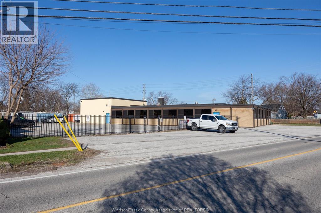 2545 Pillette Road, Windsor — photograph 3