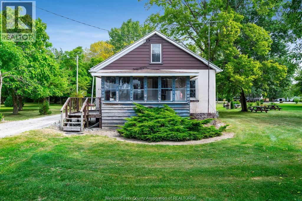 633 Point Pelee Drive, Leamington — photograph 2