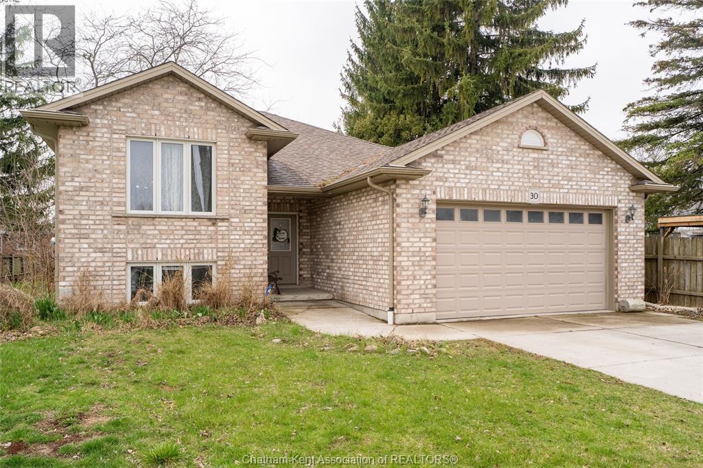 Single Family — 30 St Michael Avenue, Chatham, Ontario