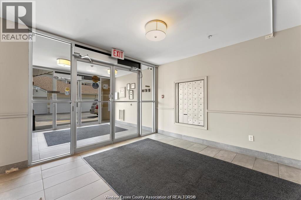 1535 Grand Marais Road #301, Windsor — photograph 2