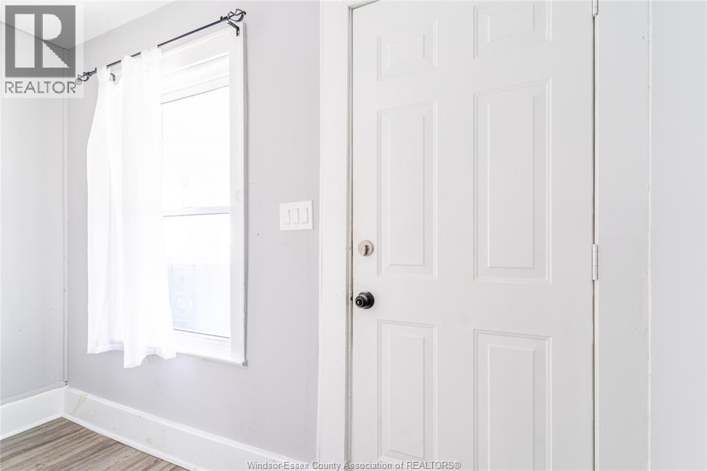 357 Josephine Avenue, Windsor — photograph 3