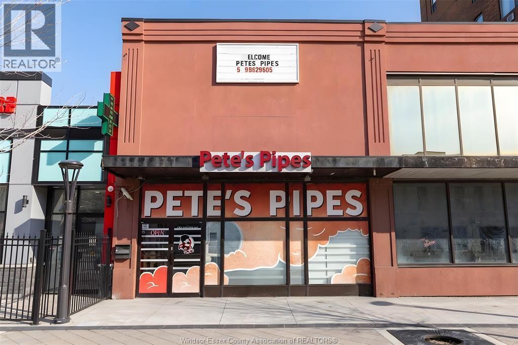 762 Ouellette Avenue, Windsor — photograph 2