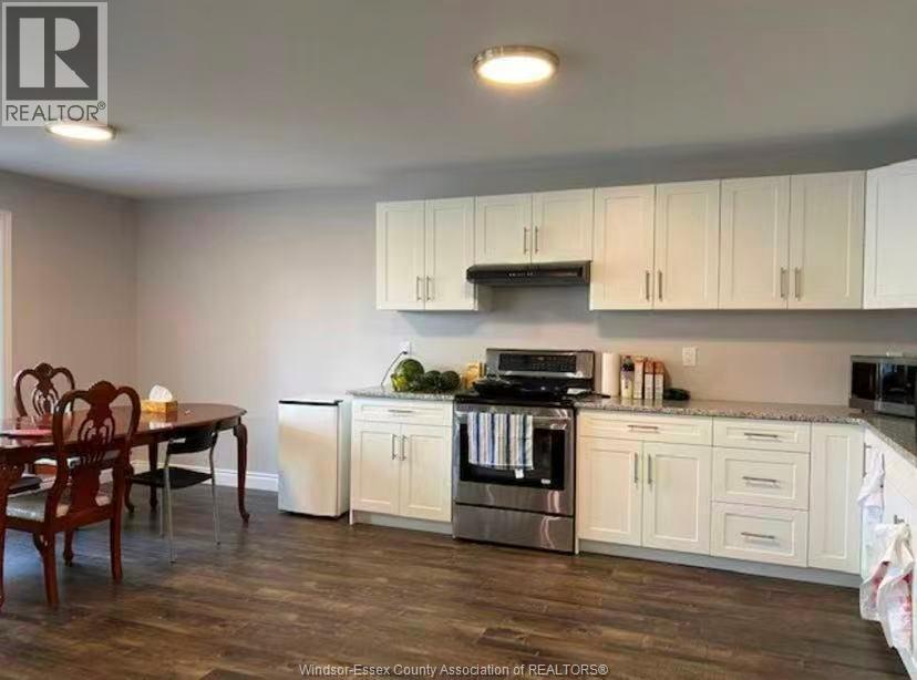 363 Curry Avenue #ROOM 2, Windsor — photograph 2
