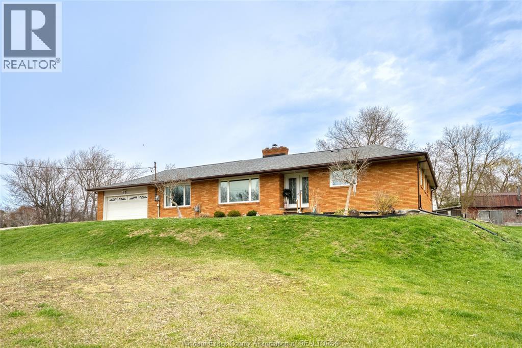 1235 Gesto Sideroad, Colchester North — photograph 3