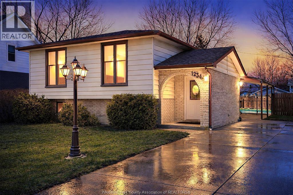 Single Family — 12342 Lachance Court, Tecumseh, Ontario