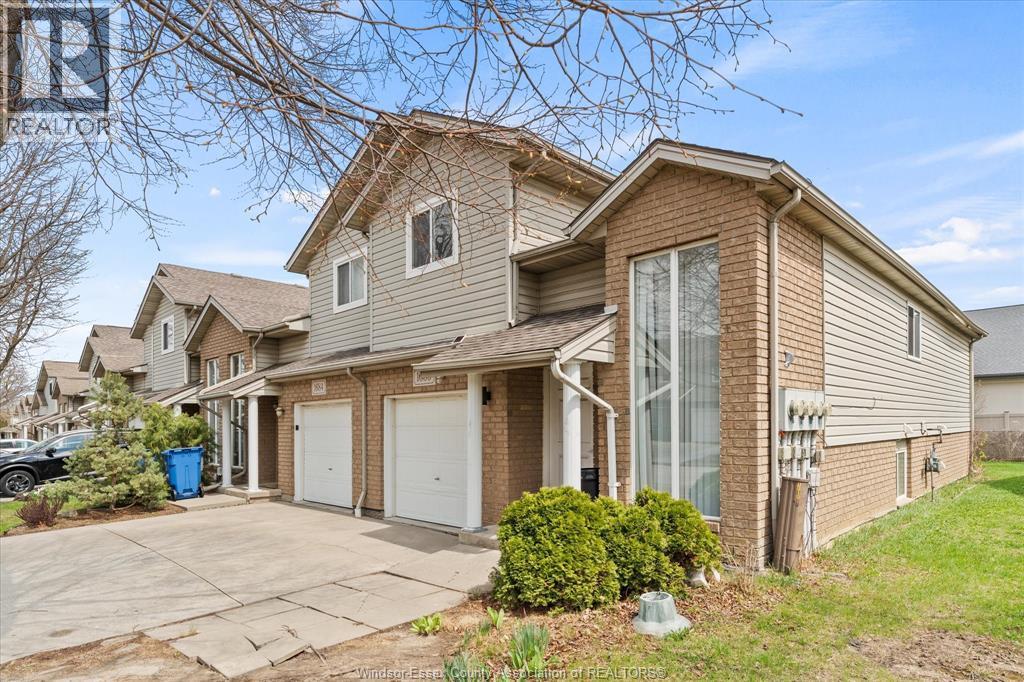 1686 Fieldcrest, Tecumseh — photograph 2