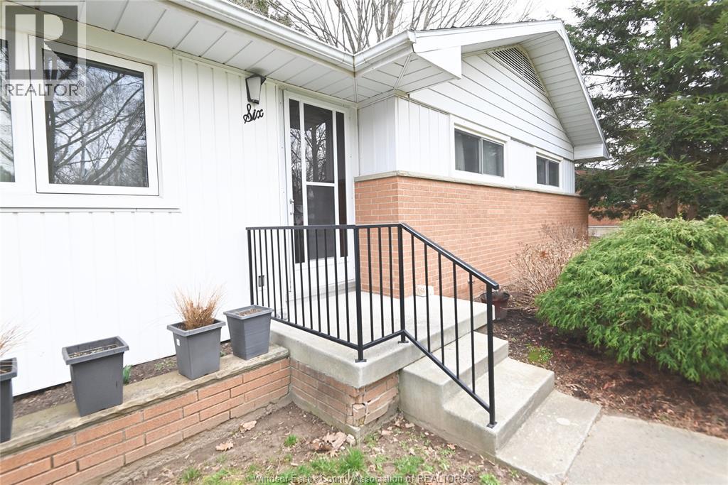 6 Lynn, Ridgetown — photograph 2
