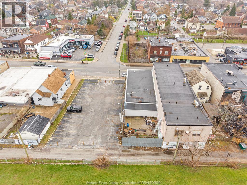 1092 Wyandotte Street, Windsor — primary photograph