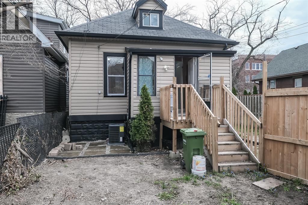 1585 Pelissier #LOWER, Windsor — photograph 3