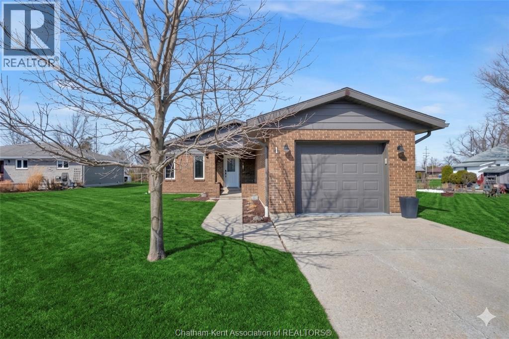 1 Circle Drive, Merlin — photograph 2