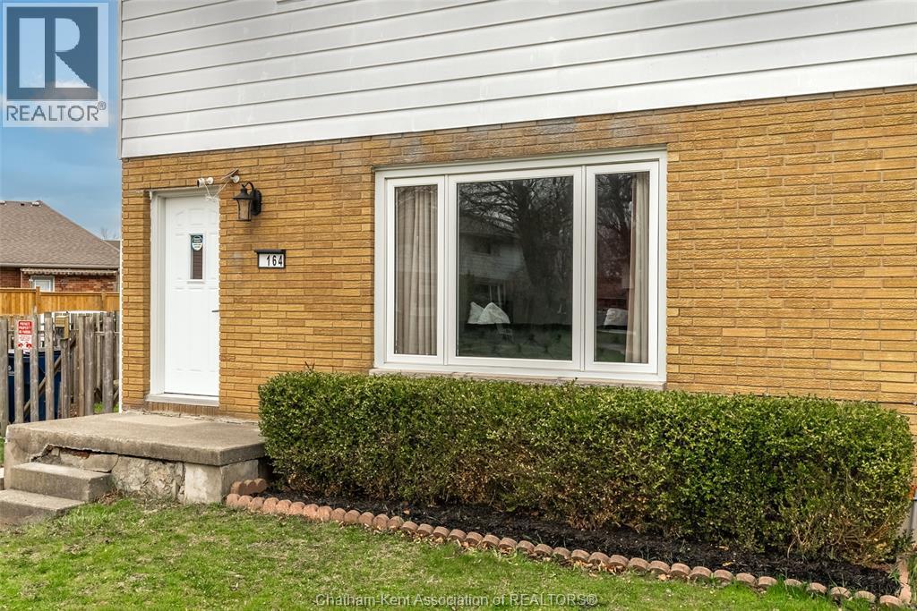 164 Timmins Crescent, Chatham — photograph 2