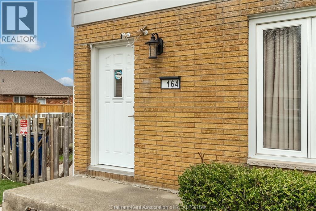 164 Timmins Crescent, Chatham — photograph 3