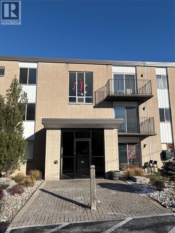 6490 Wyandotte #210, Windsor — photograph 3