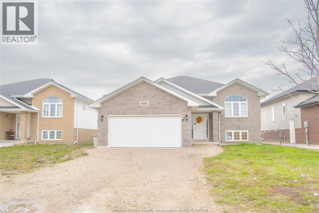 Single Family — 1155 Aspen Ridge Crescent, Lakeshore, Ontario