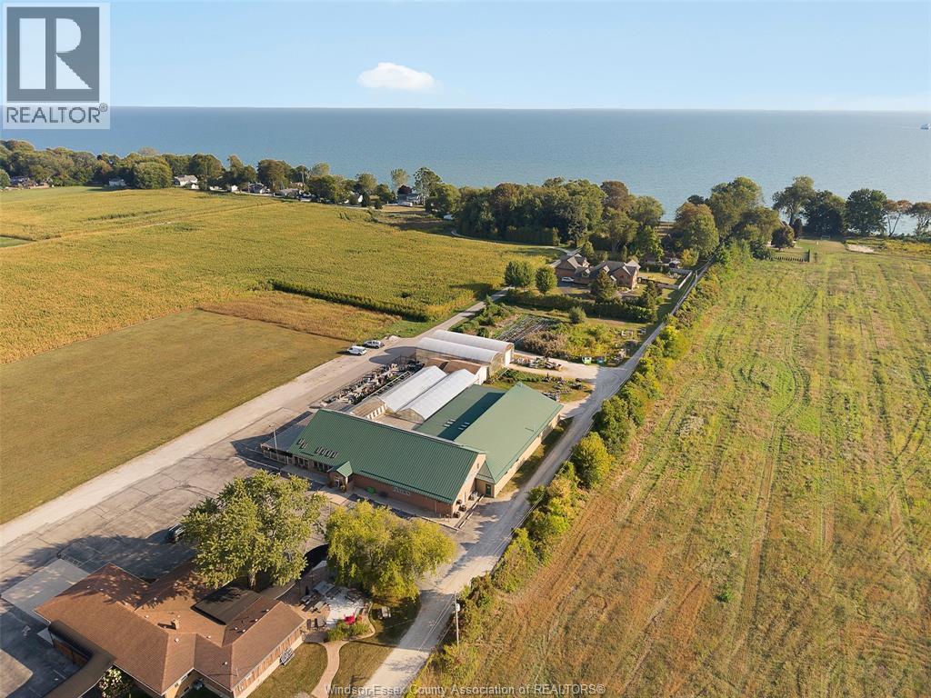 585 Seacliff Drive, Kingsville — photograph 2