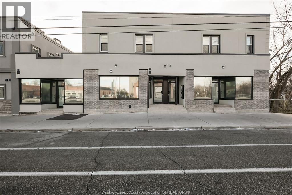 1233 University Avenue, Windsor — primary photograph