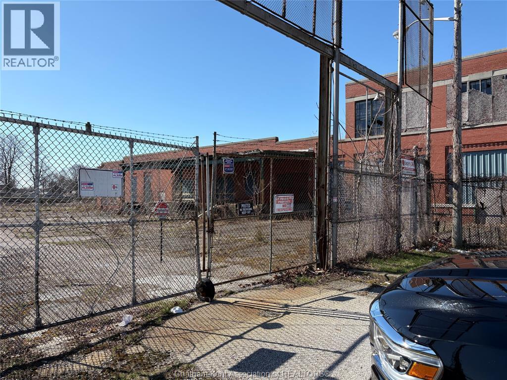 240 Raleigh Street, Chatham — photograph 3