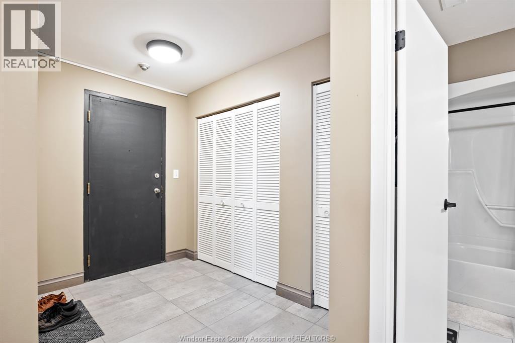 540 Ouellette Avenue #7E, Windsor — photograph 3